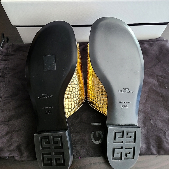 Givency Gold Slippers - Picture 9 of 10